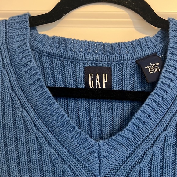 Gap Women’s Sweater - Picture 2 of 4
